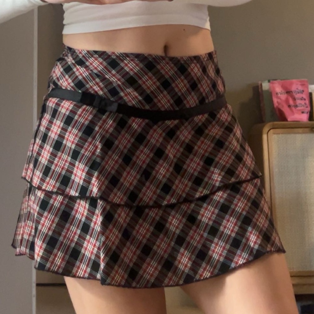red and black plaid pleated mini skirt